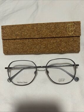 One True Pair Eyeglasses New